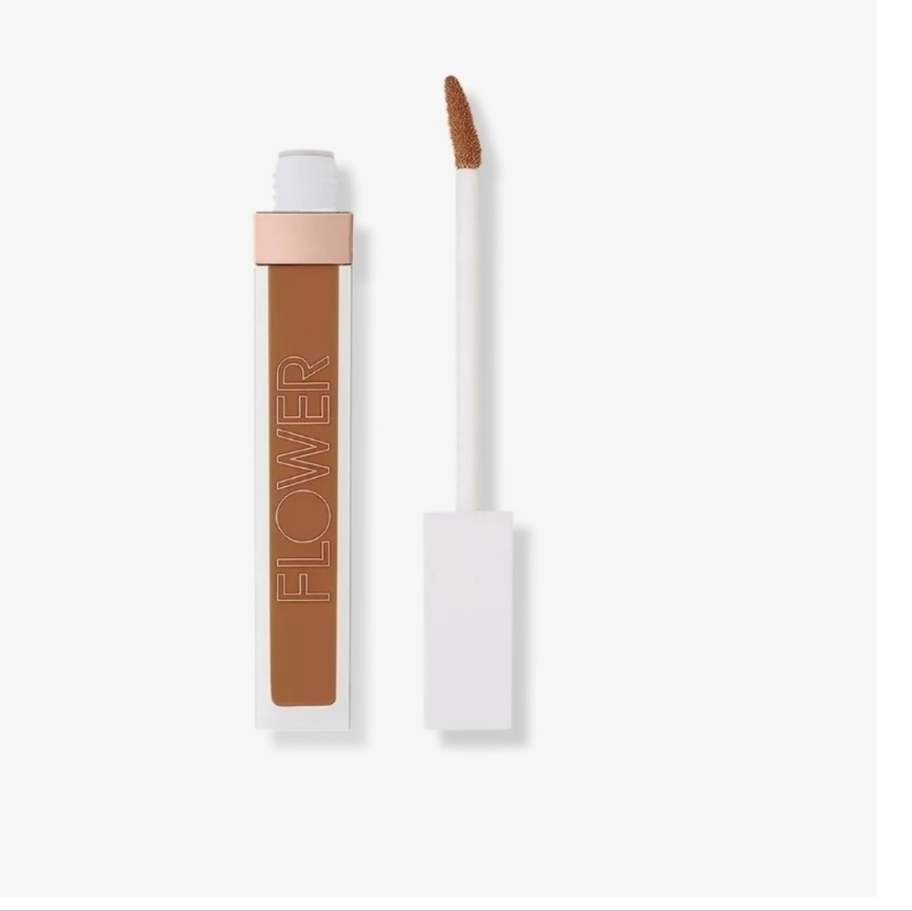 LAST ONE 🔥  Flower light illusion full coverage concealer